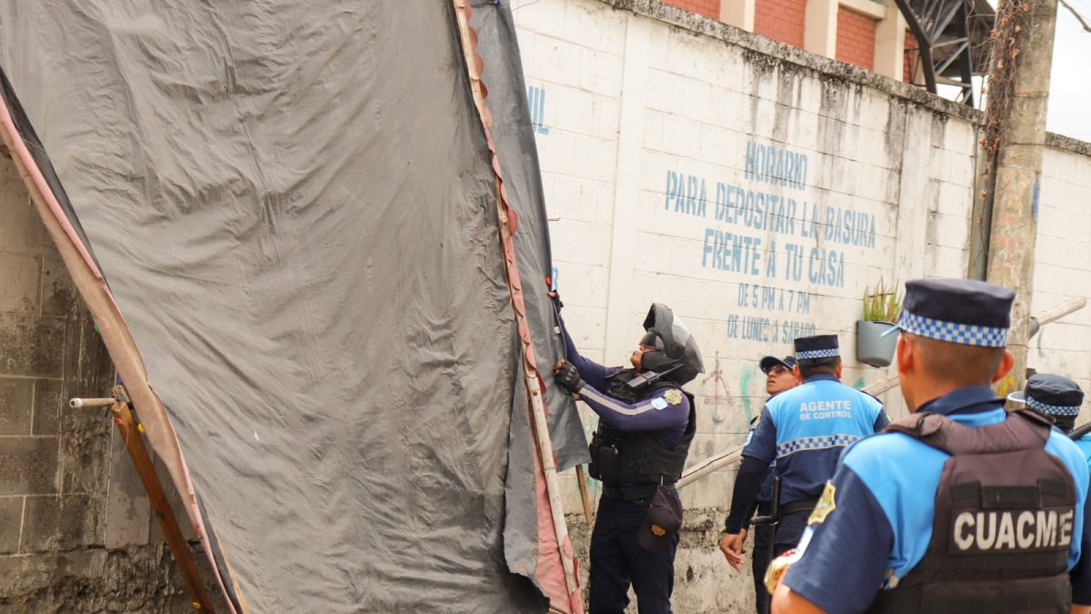 Golpean a un agente y le abren la ceja durante intervención municipal en La Chemisse.