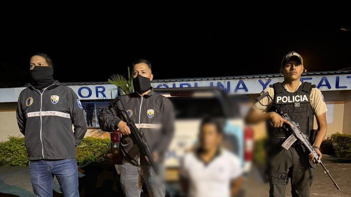 Policía detuvo al ciudadano Yuran, considerado el primer más buscado de la provincia de Napo por el delito de femicidio.