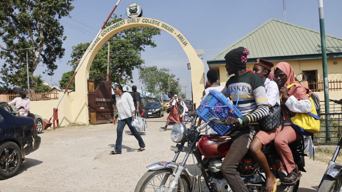 Padres retiraron a sus hijos de las escuelas luego de que el Gobierno dispuso su cierre ante la amenaza de secuestros.