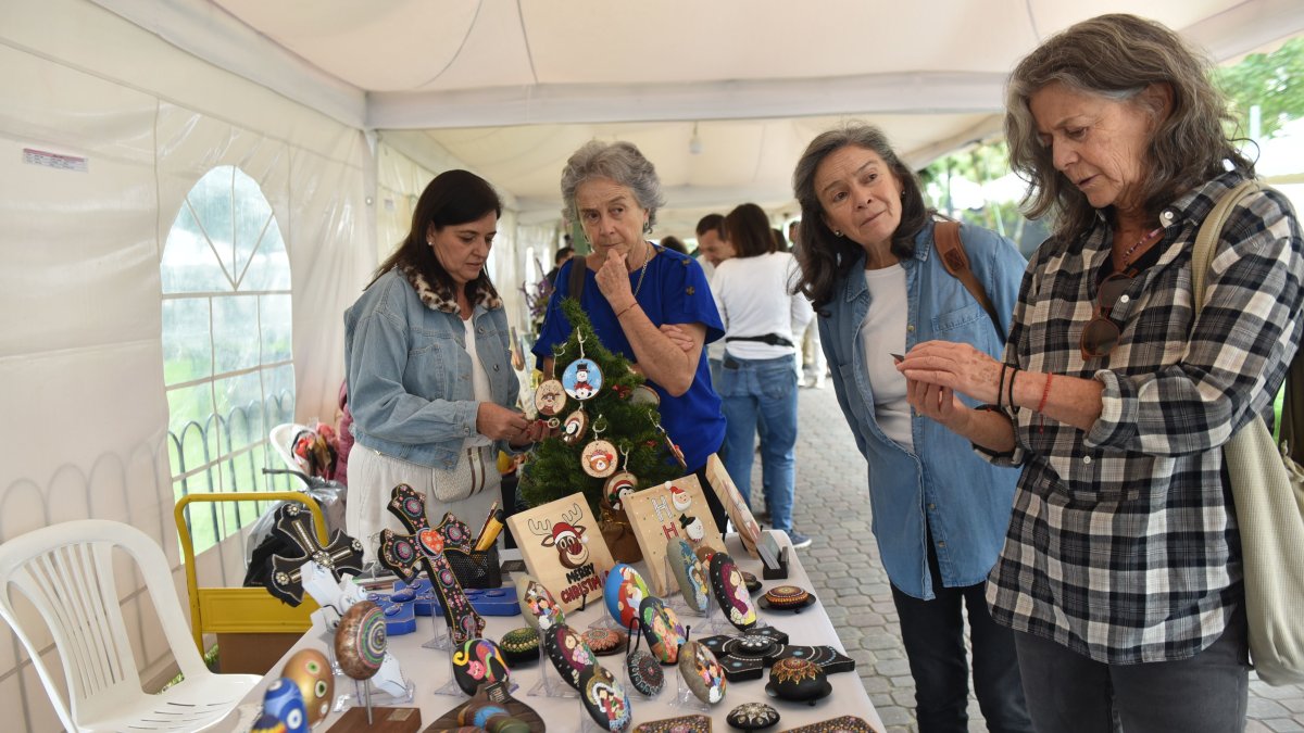 Feria Las Flores Hablan en Puembo impulsa emprendedores y artesanía local 2025