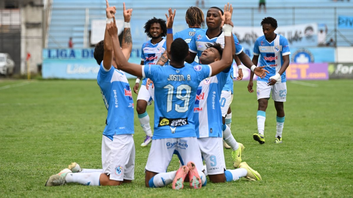 Manta acaricia su objetivo de lograr la permanencia en la Serie A.