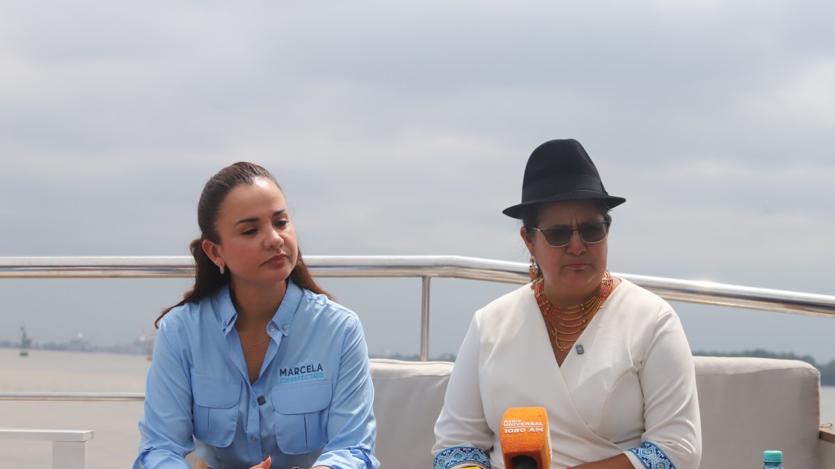 Lourdes Tibán y Marcela Aguiñaga compartieron agenda de trabajo el pasado 20 de noviembre.