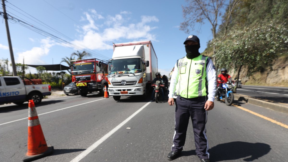 Los controles viales se realizan en la av. Simón Bolívar y en la Ruta Viva.