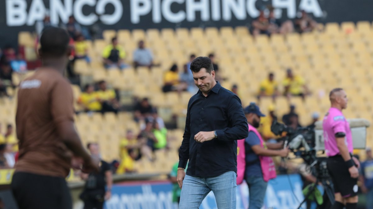 Ismael Rescalvo entrenador del Barcelona.