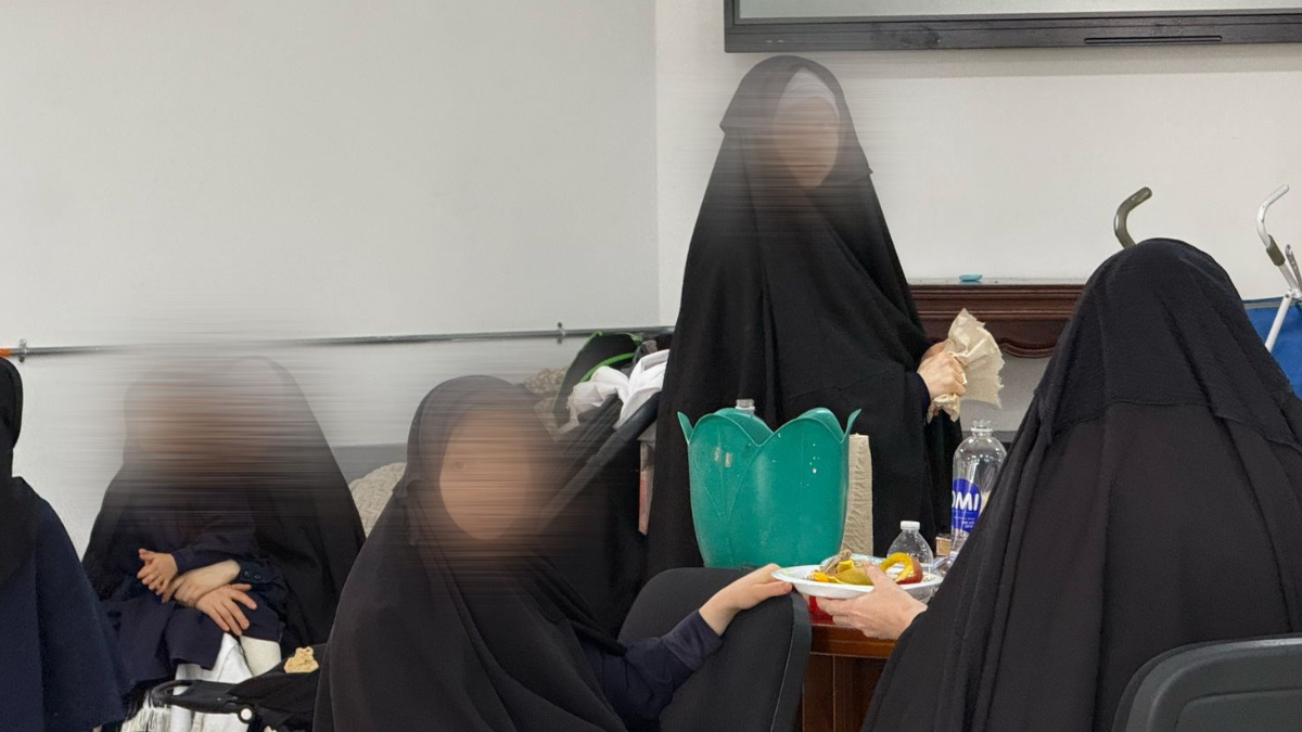 Operativo en Yarumal: Migración Colombia y Gaula Militar rescataron 17 menores de la secta Lev Tahor; cinco tenían circular amarilla de Interpol.