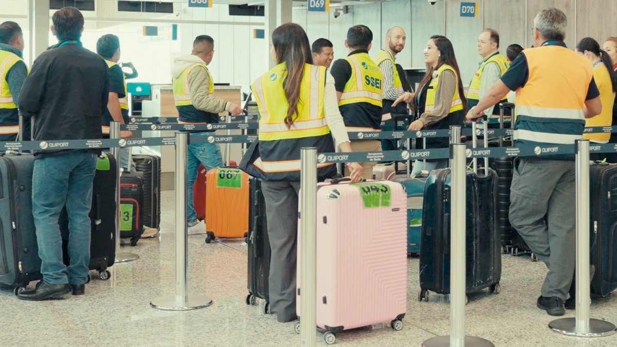 Según el INEC, la segunda causa por la que los ecuatorianos realizan viajes internacionales es por residencia en el exterior.