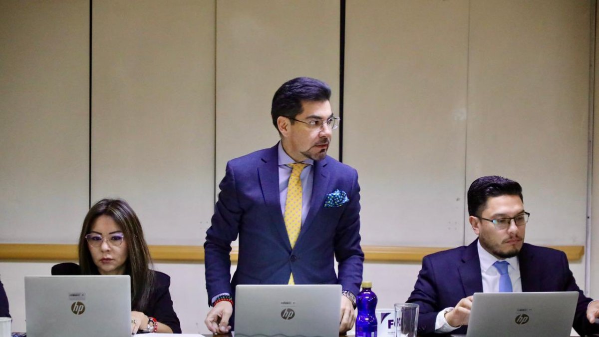 Carlos Alarcón tiene nivel 1 y no 3, que le permitiría supervisar a otros fiscales.