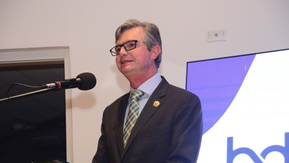 Juan Carlos Vega, ministro de Agricultura, liderará la aplicación del nuevo decreto para el sector bananero.