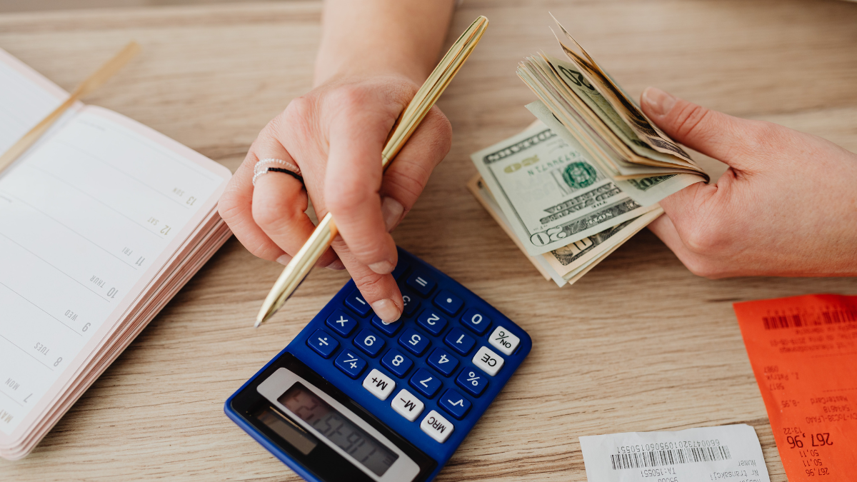 El próximo 20 de diciembre se definirá el salario básico para el 2026.