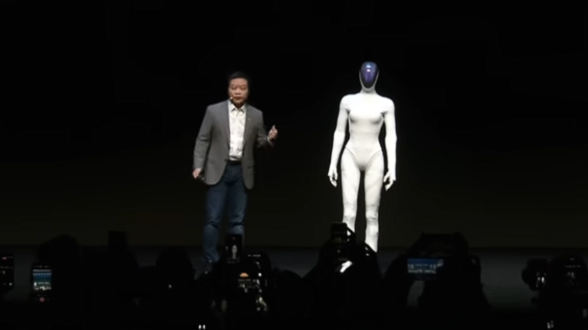 IRON es un robot biónico humanoide capaz de moverse con la naturalidad de una persona y procesar billones de tareas por segundo.