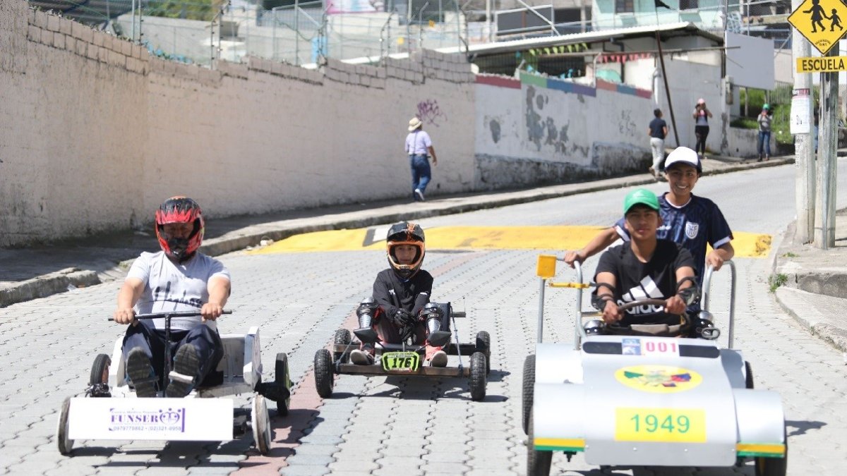 Las carreras de los coches de madera de las fiestas de Quito fueron declaradas patrimonio inmaterial hace varios años.