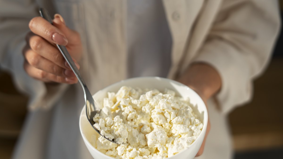 Descubre el kéfir, el superalimento probiótico con 61 cepas bacterianas. Mejora tu digestión, fortalece huesos y sistema inmune