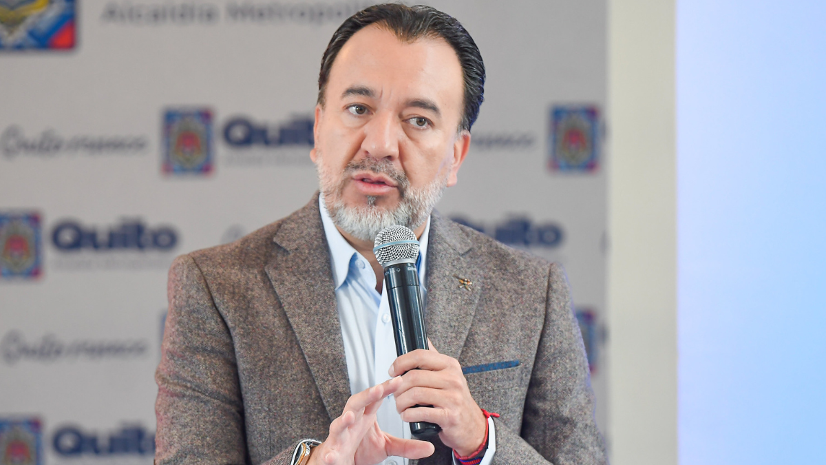 Pabel Muñoz, alcalde de Quito, durante una rueda de prensa oficial