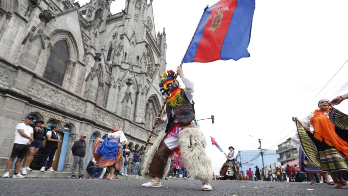 Este 26 de noviembre se realizó el desfile los Mercados saludan a Quito.