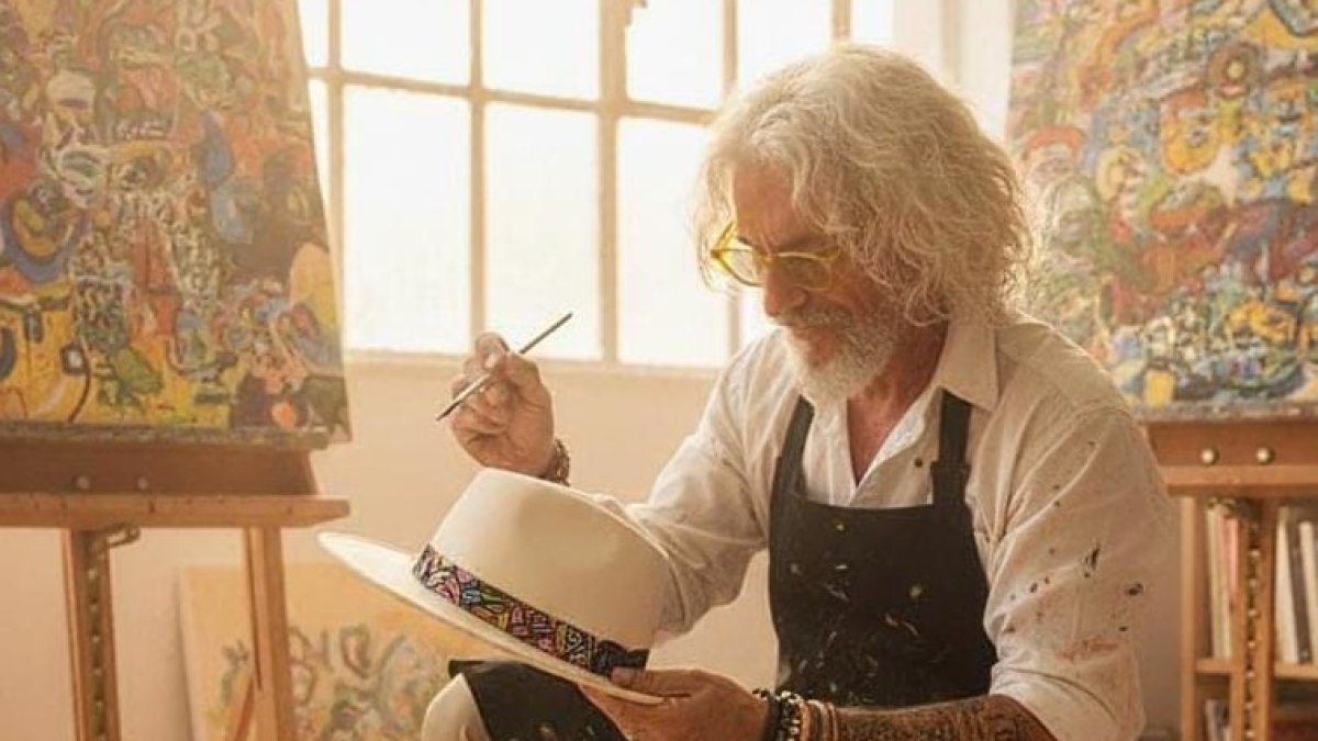 El artista uruguayo Pablo Echeverría plasmó sus pinturas en el emblemático sombrero ecuatoriano.