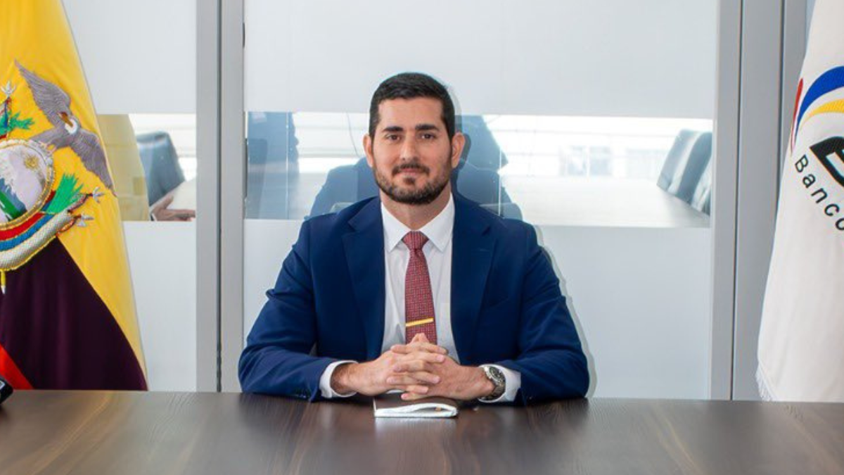 Bernardo Cordovez registró si licenciatura en 2025.