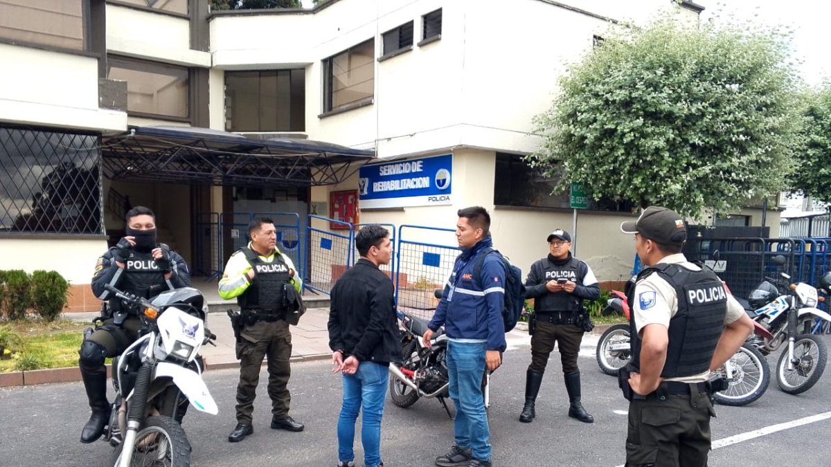 Hombre que se hacía pasar por funcionario de la AMC recibe condena en Quito.