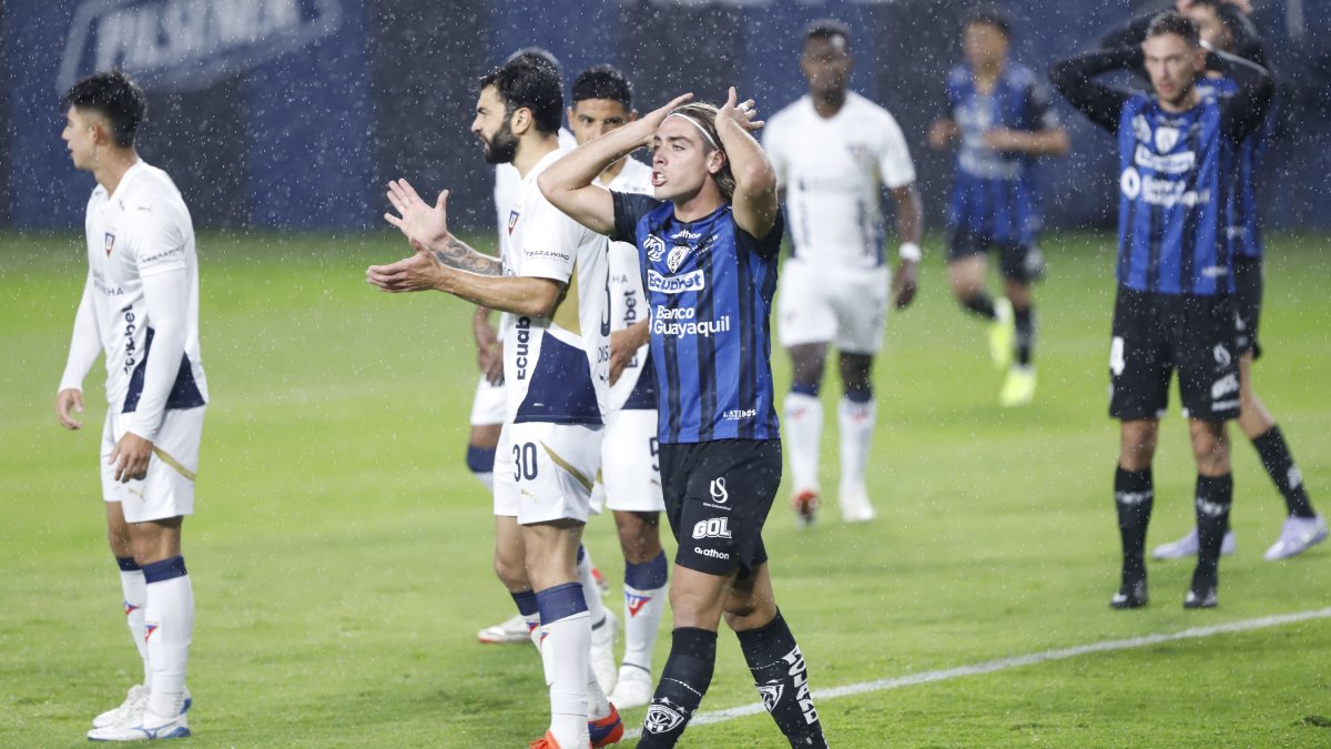 Claudio Spinelli (c) es una de las cartas goleadores del Independiente del Valle.