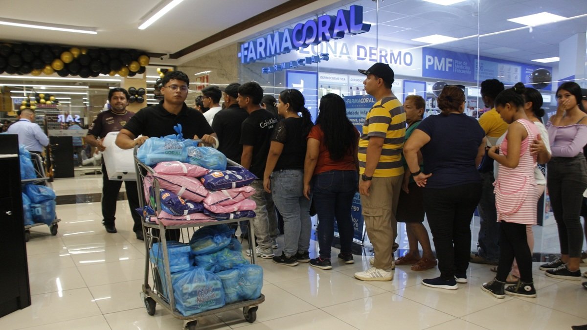 Antes de acudir a comprar, los consumidores deben elaborar una lista de necesidades reales y acompañarla de un presupuesto.