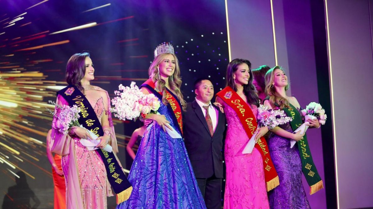 María Emilia Sánchez, nueva reina de Quito, durante la gala de coronación por los 491 años de la ciudad.
