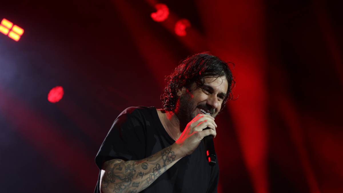 Melendi durante su concierto en Quito el  26 de noviembre 2025.