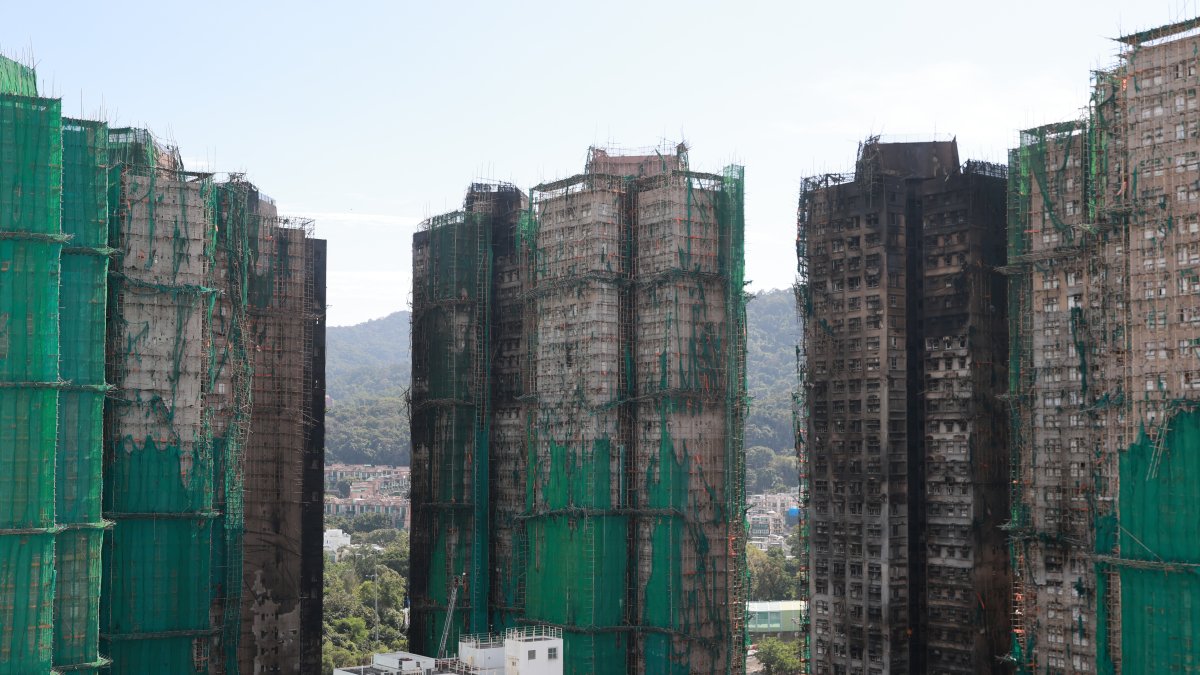 Así quedaron las torres luego del incendio que cobró la vida de 128 personas, mientras que otras 200 están desaparecidas.
