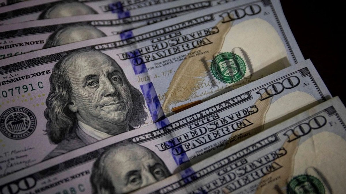 La deuda pública, que a agosto de 2025 alcanzó aproximadamente $83.000 millones.