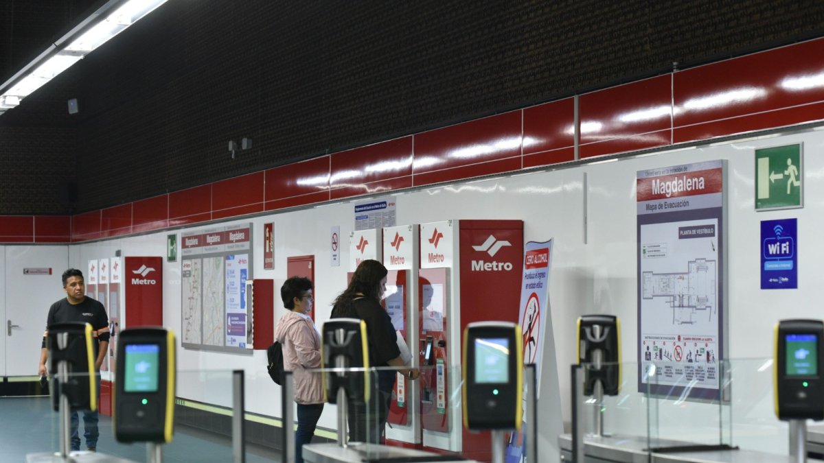 El sistema de recaudo del Metro permite pagar la tarifa a través de la Tarjeta Ciudad, la cédula de identidad y lal compra de tickets virtuales o físicos. Debe conectarse con el resto de sistemas.