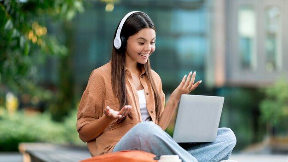 La adopción de transcripciones impulsa la accesibilidad digital y mejora la comprensión del contenido en diversos entornos.