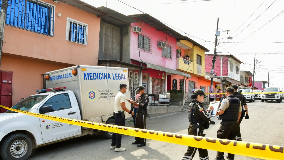 El cuerpo de una de las víctimas quedó tendido en la hamaca que colocó días antes para dormir.