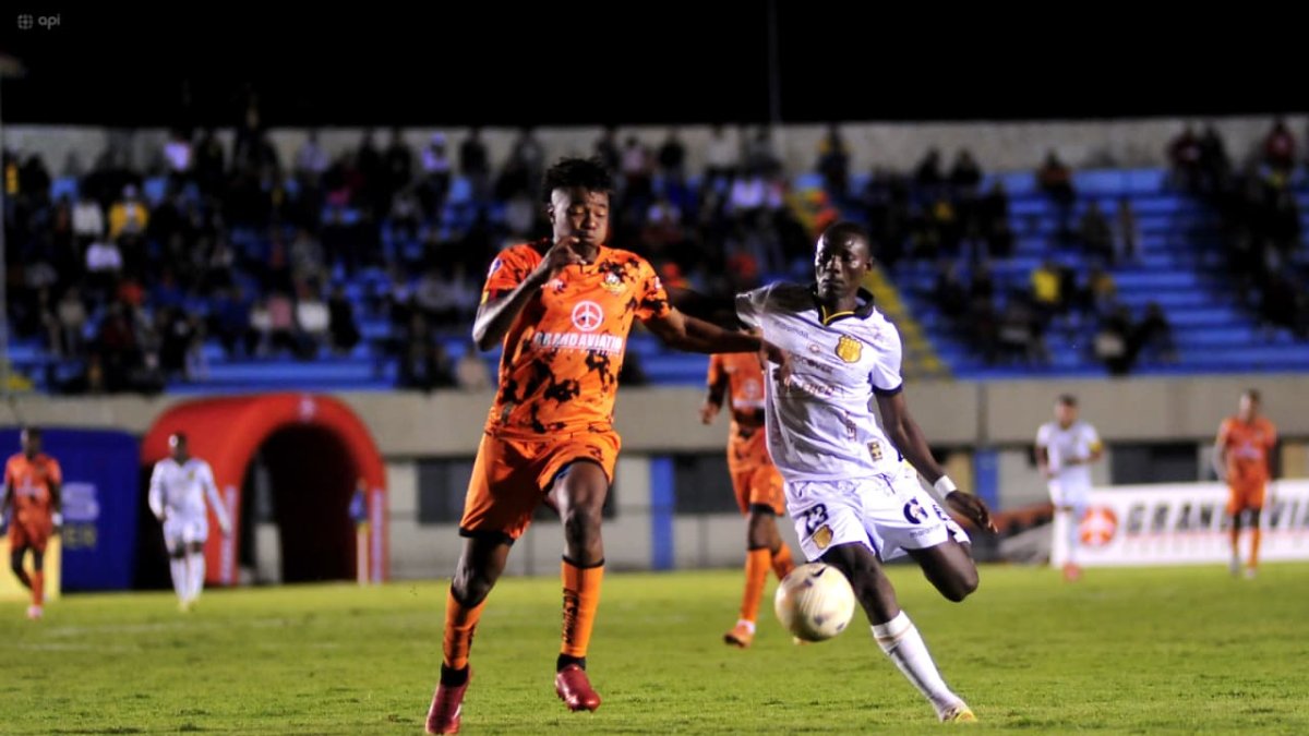 Barcelona SC sufre ante la presión alta de Libertad en el duelo por la fecha 7 del hexagonal.