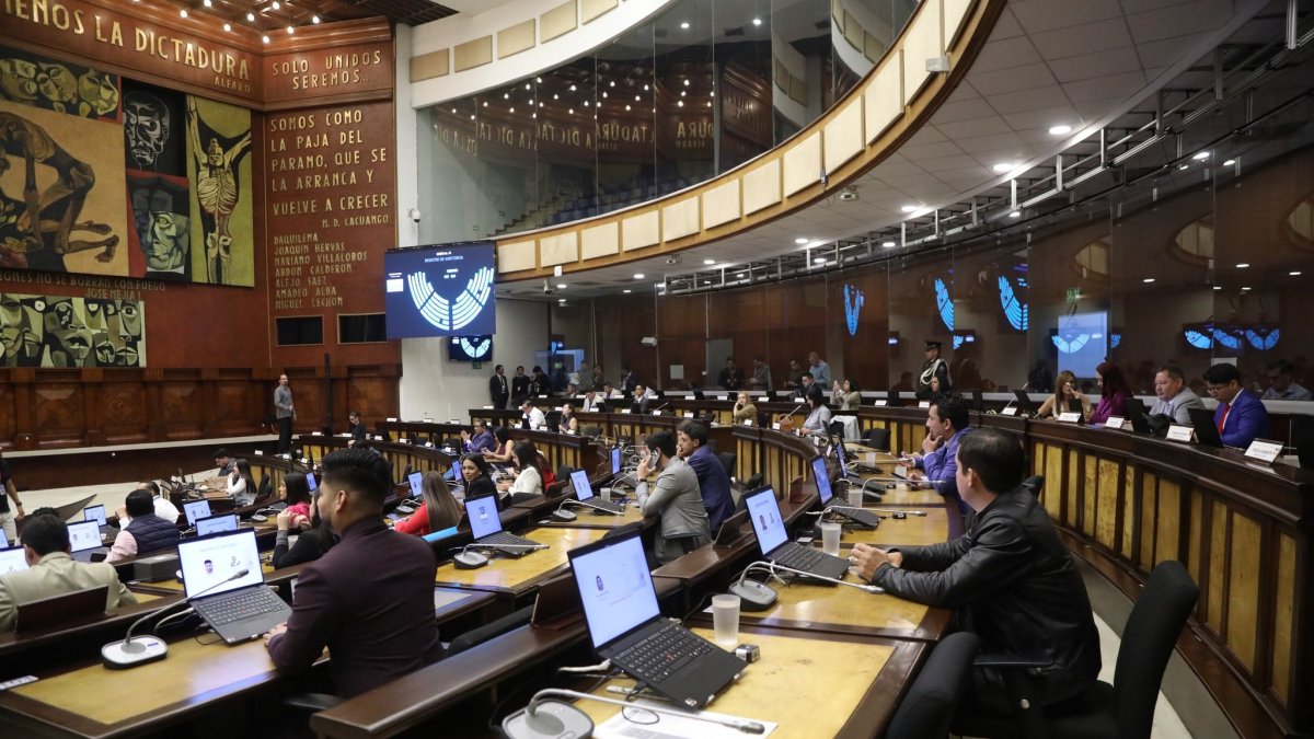 Hernán Zapata hizo el pedido del cambio de orden del día en la sesión del 29 de noviembre de 2025.
