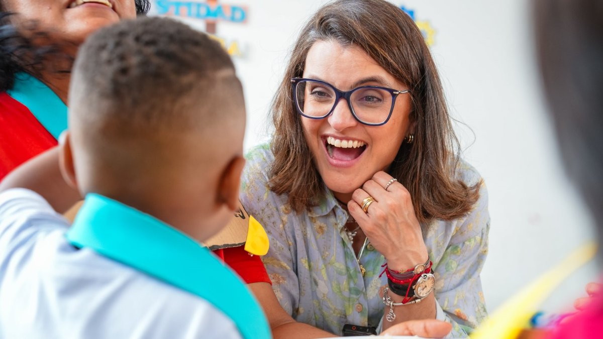 La vicepresidenta María José Pinto trata de desmarcarse de la opacidad denunciada en los contratos del Ministerio de Salud Pública.