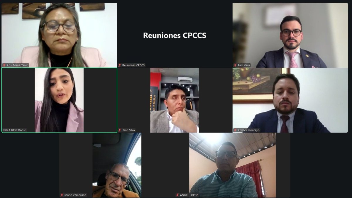 Jhon Silva (c) renunció a la presidencia de la Comisión Ciudadana de Selección.