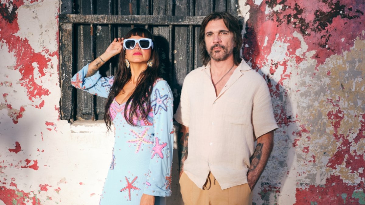 Juanes y Bomba Estéreo se unen para dar vida a 'Muérdeme'.