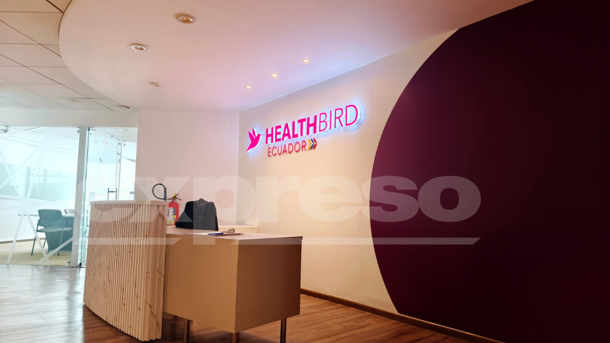 Quito.  HealthBird Ecuador funciona en la oficina 1001 del Edificio La Previsora, aunque casi no hay presencia de personal.