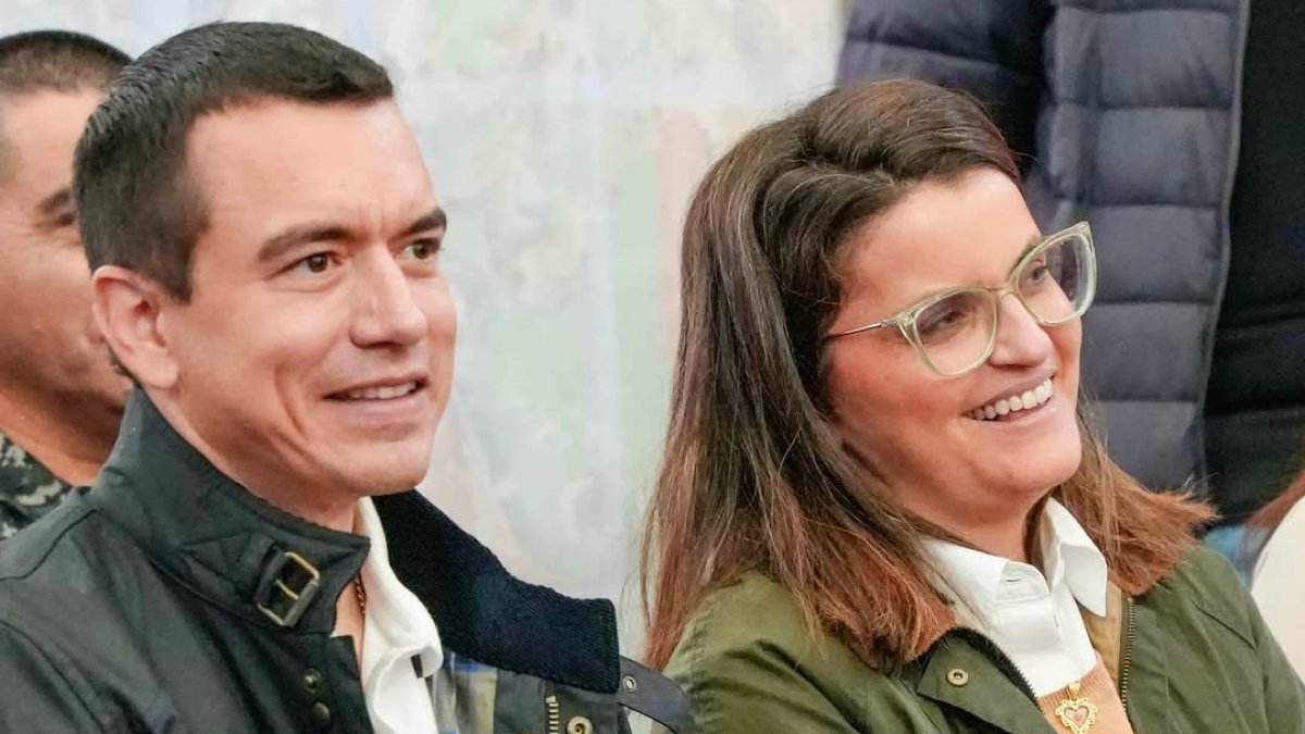 Los funcionarios de Daniel Noboa y la vicepresidenta, María José Pinto, ocultan la información sobre la empresa fantasma HealthBird en Ecuador.