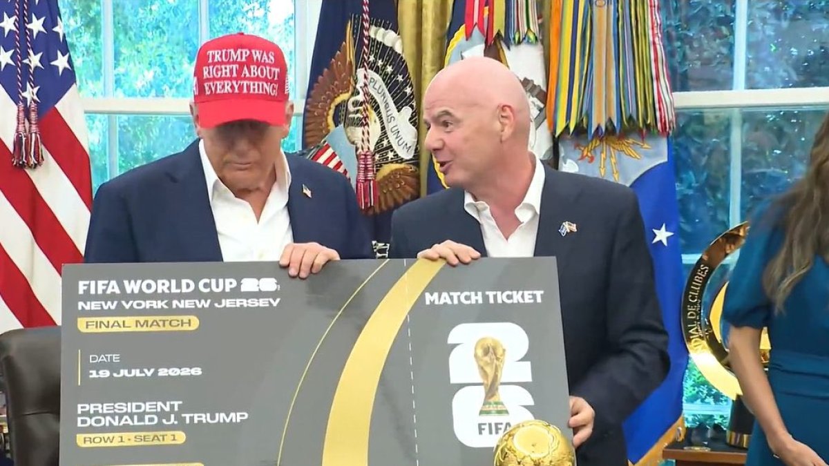 El día que el presidente Donald Trump y Gianni Infantino anunció que el sorteo de la Copa Mundial de la FIFA 2026 era en el Kennedy Center de Washington, D.C.