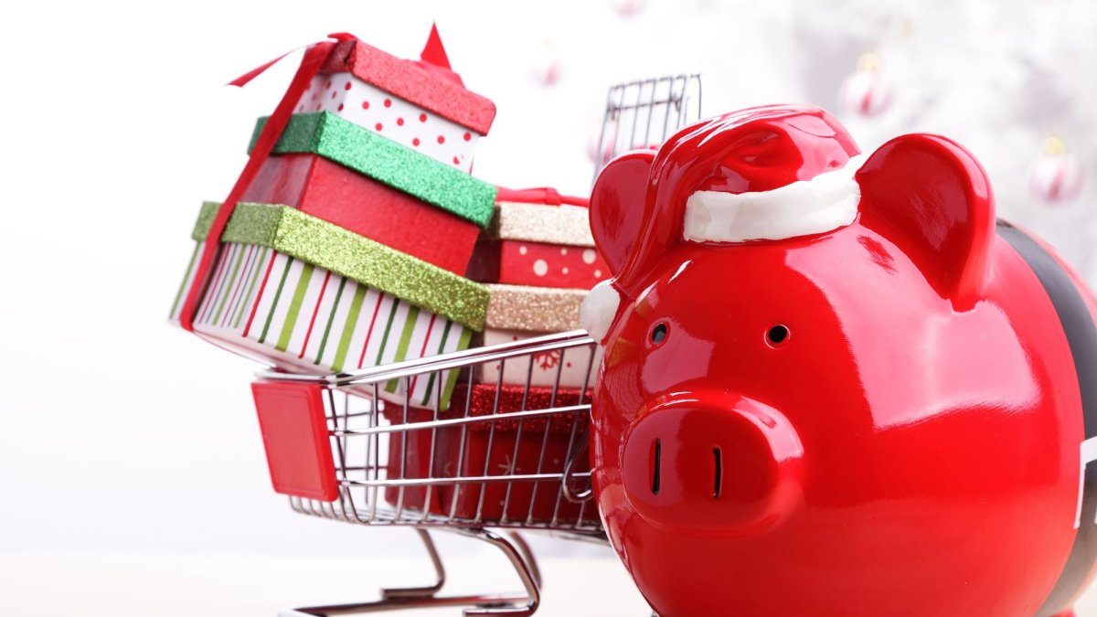 Estudios regionales advierten que la Navidad puede elevar hasta un 40% los gastos familiares si no existe planificación previa.