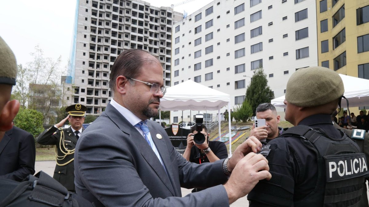 El ministro del Interior, John Reimberg, afirmó que el Gobierno ha ejecutado “los mayores golpes a la criminalidad organizada”.