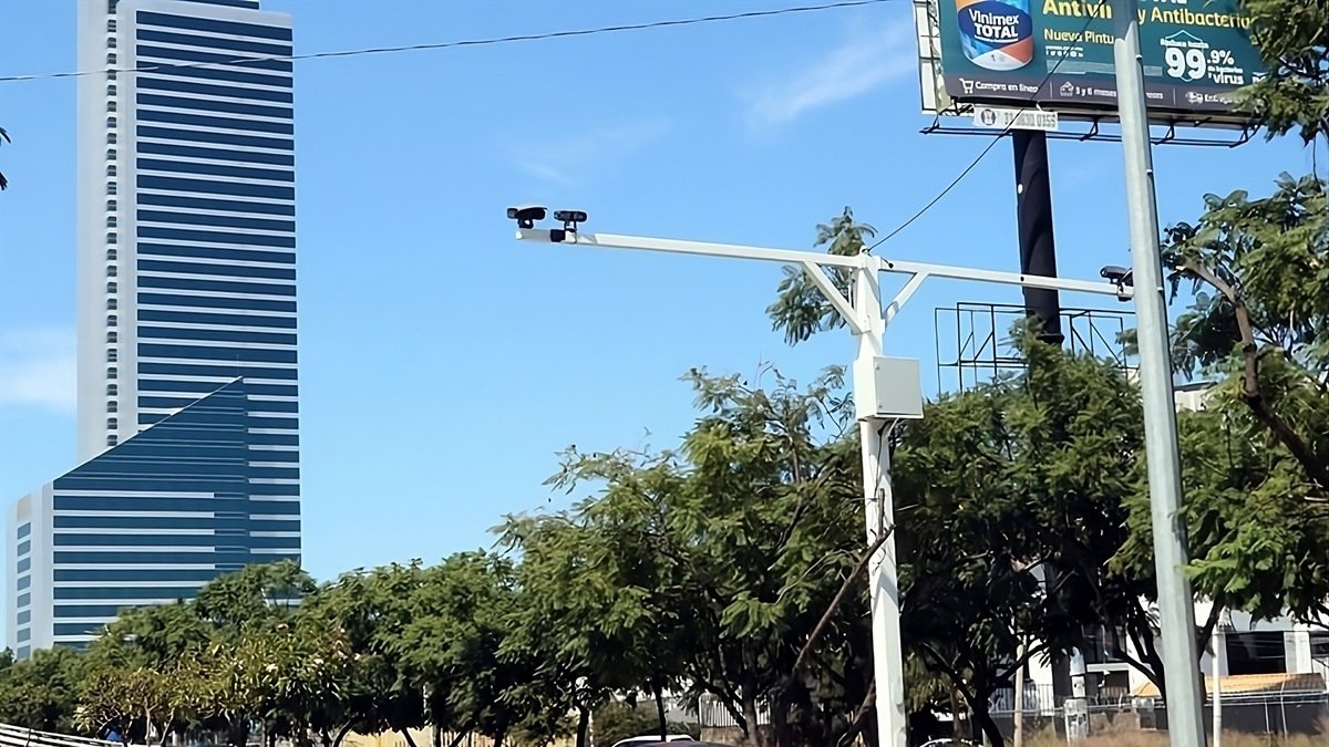 Radares multicarril se utilizan en Guadalajara (México) para tener un mayor alcance en el control de la velocidad vehicular.
