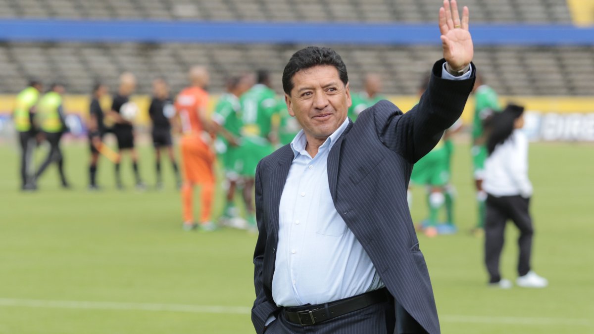 Sixto Vizuete pasó por varios clubes del país, pero es reconocido también por acompañar en el proceso a la selección nacional en distintas categorías.