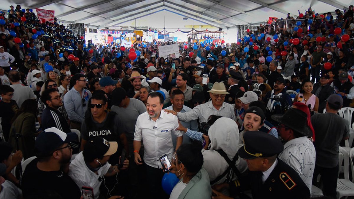 Cientos de comerciantes acompañaron a Pabel Muñoz en el mercado Mayorista.