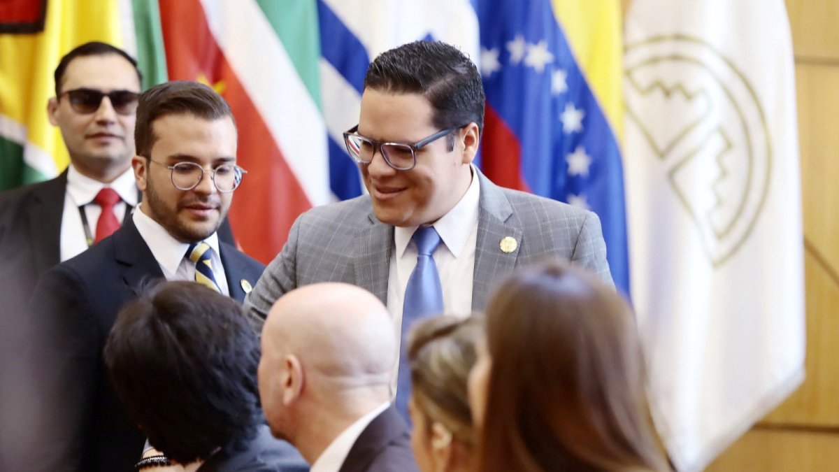 El director del Sercop, José Julio Neira, habló sobre Healthbird