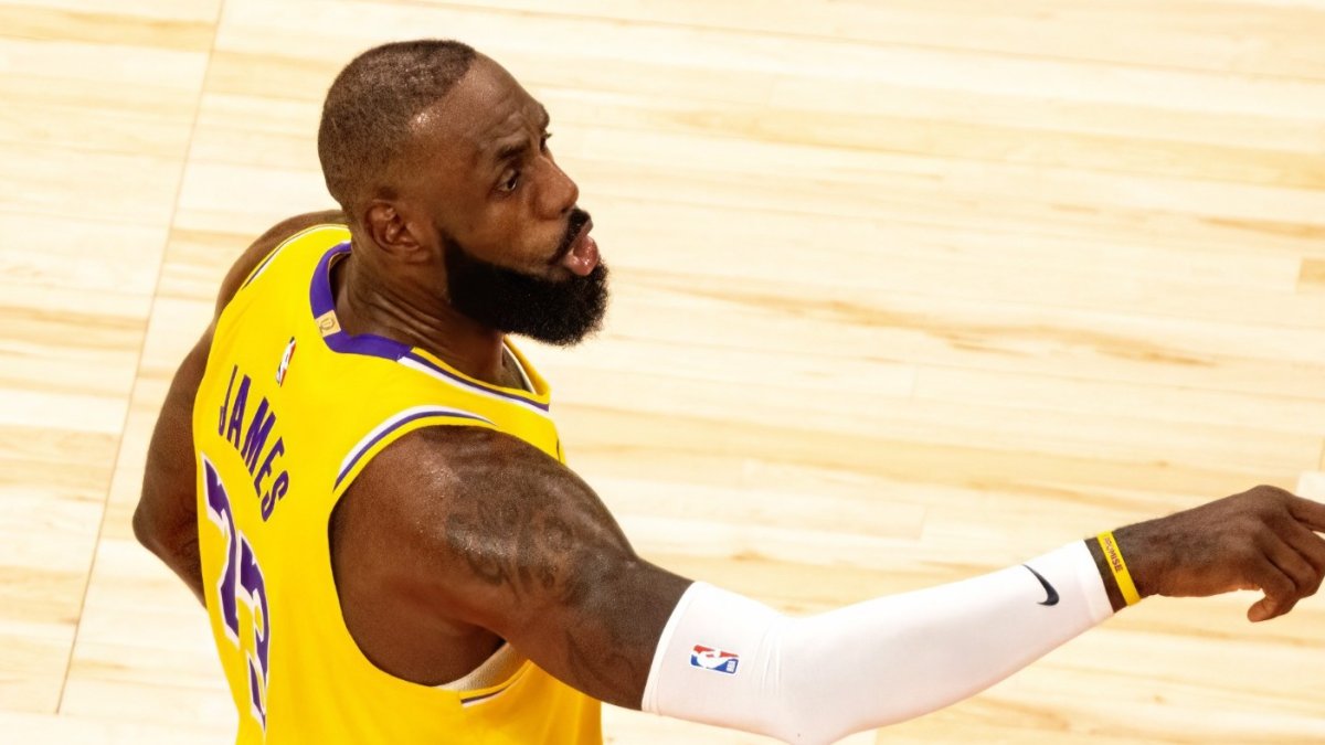 El jugador de los Angeles Lakers, LeBRon James, continúa siendo uno de los más destacados en la NBA, pese a sus 41 años.