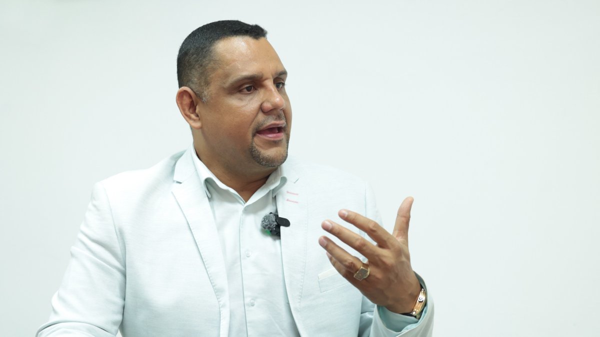 El alcalde de Esmeraldas, Vicko Villacís, espera que la Revolución Ciudadana comprenda que las elecciones internas son entre miembros 