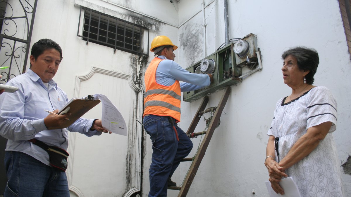 El precio del kilovatio hora de la energía eléctrica se mantiene para los hogares.