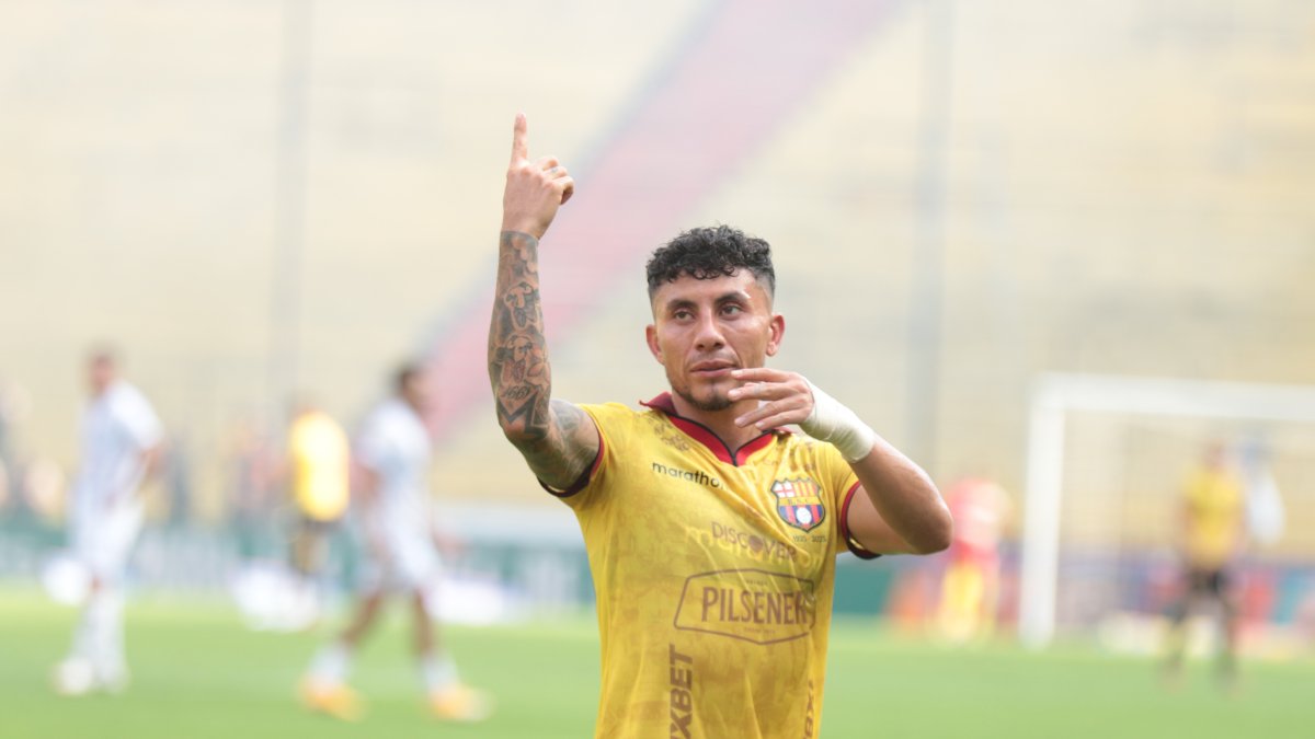 Joao Rojas paso de llevar el '11' en su dorsal, a ser el nuevo '10' de Barcelona SC.