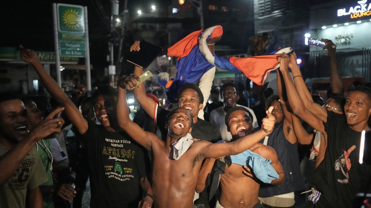 Una nueva generación de haitianos celebró la clasificación de la selección del país al Mundial 2026, dando forma a un cambio social y económico con el que sueñan.