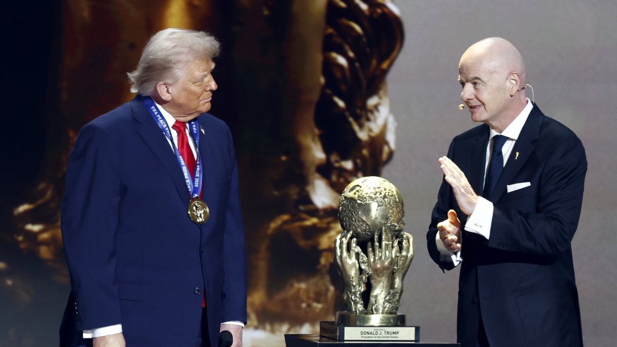 Donald Trump, presidente de EE. UU., y Gianni Infantino, mandamás de la FIFA.